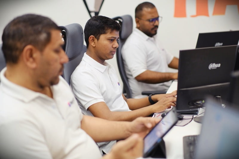 Swyft dispatch and operations team at their stations